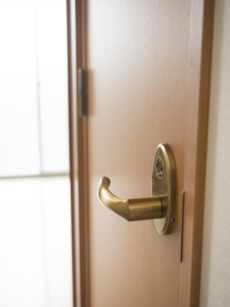 室内ドア 引き戸 建具 は大家さんが交換できる 少額の費用で効果のある空室対策を スマイティ 賃貸経営